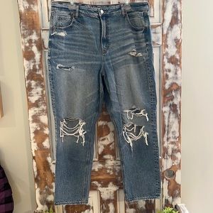 American Eagle- high waisted ripped mom Jean- size 18- never worn